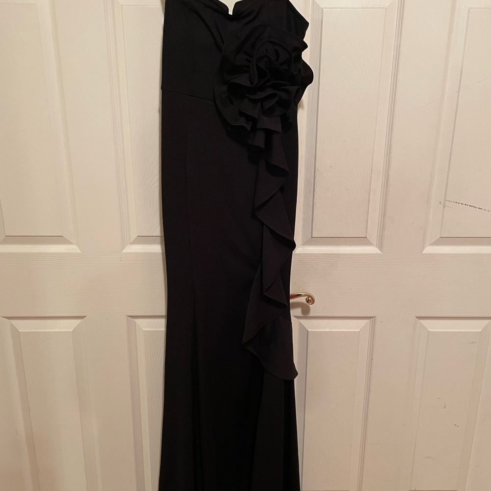 Black long ruffles dress with rosette